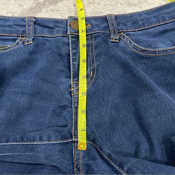 Celebrity Pink Dark Wash Skinny Jeans - Picture 7 of 8